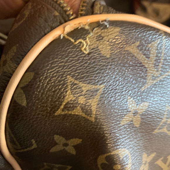 Louis Vuitton tote - Picture 2 of 6